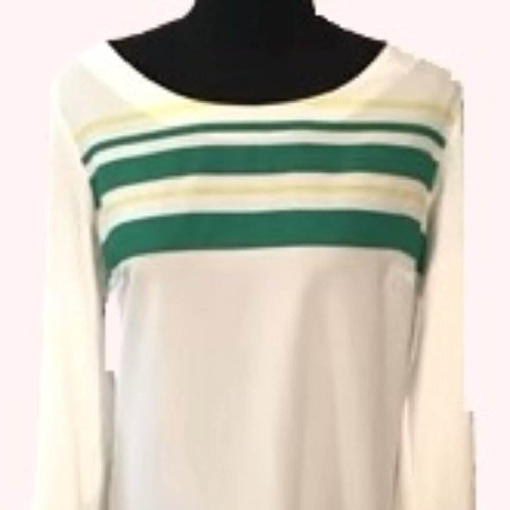 Adorable Merona top with zipper closure